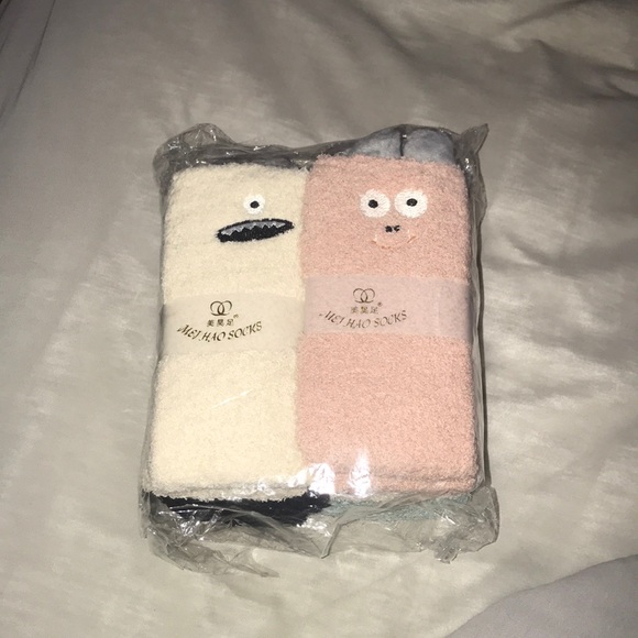 Fuzzy socks - Picture 3 of 3